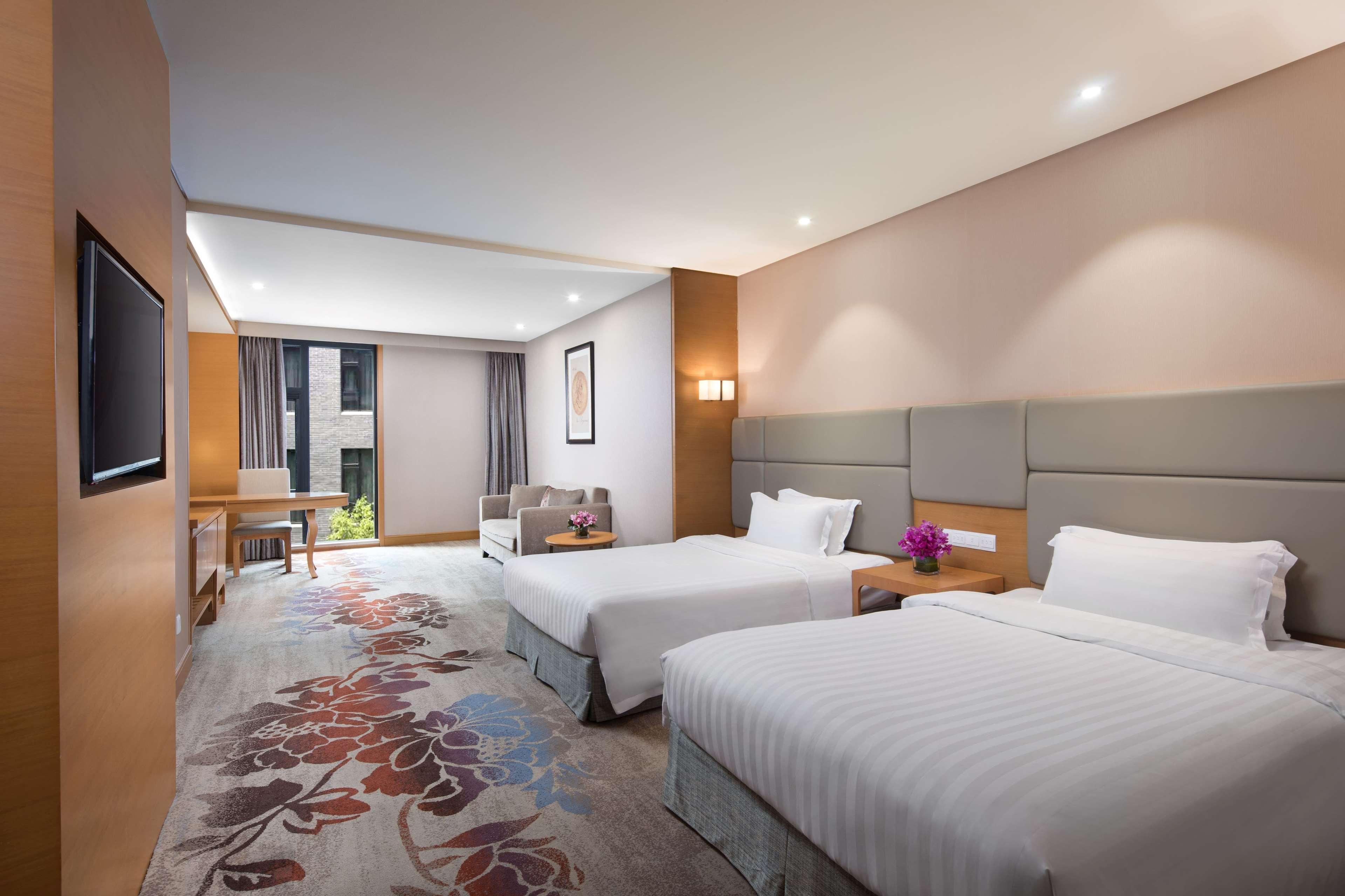Ramada By Wyndham Beijing Airport Hotel Shunyi Exterior photo