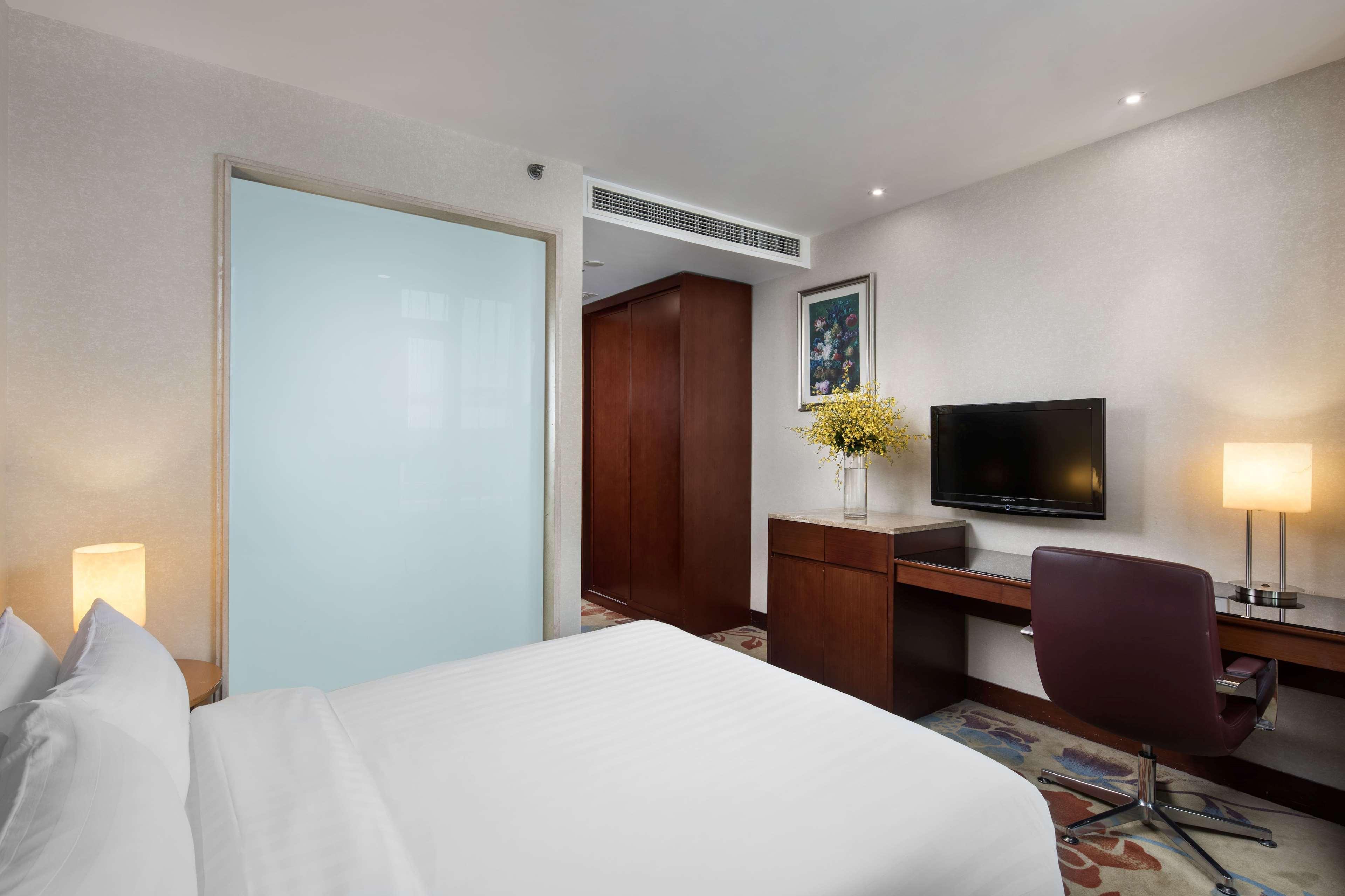Ramada By Wyndham Beijing Airport Hotel Shunyi Exterior photo
