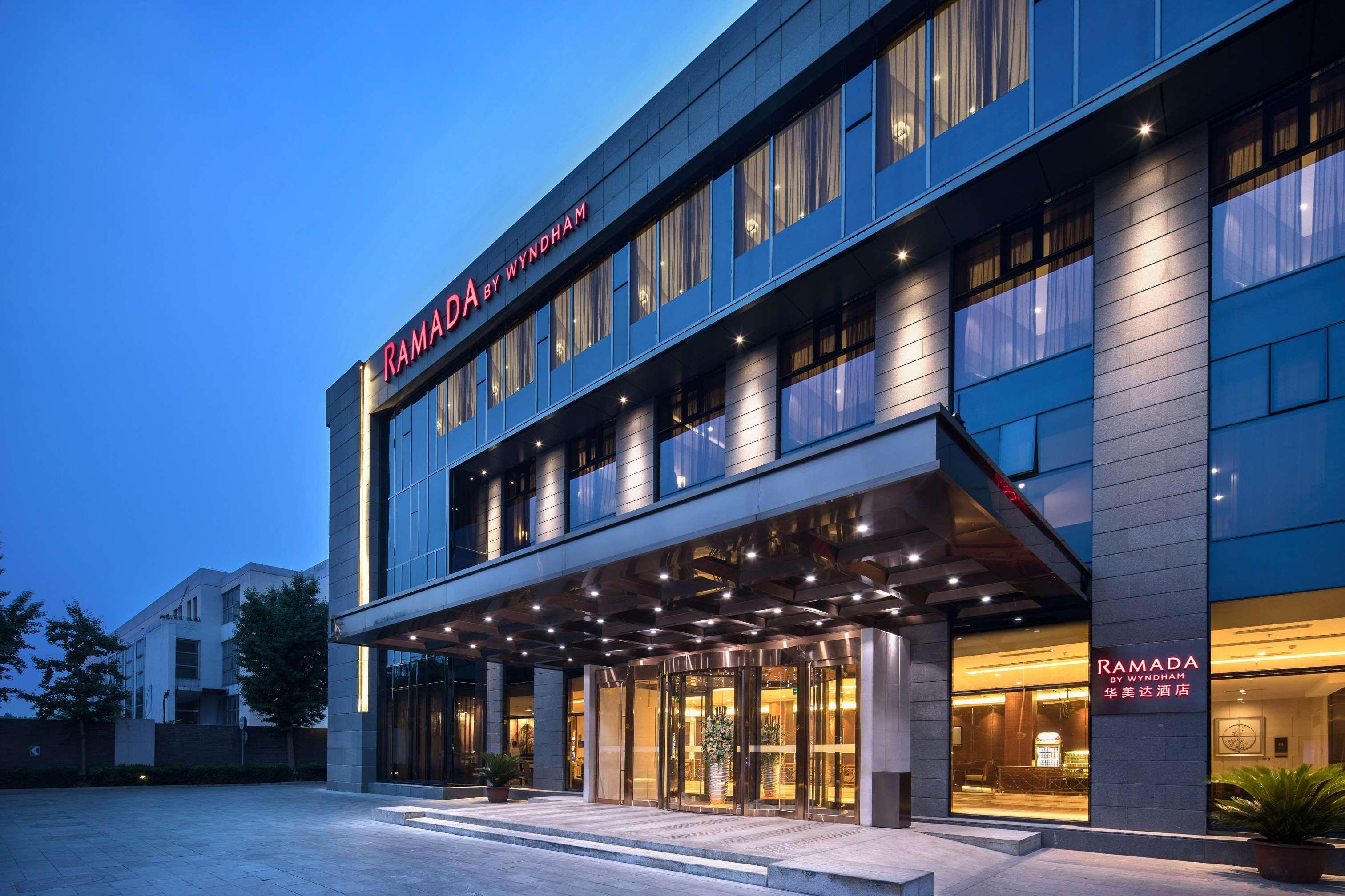 Ramada By Wyndham Beijing Airport Hotel Shunyi Exterior photo