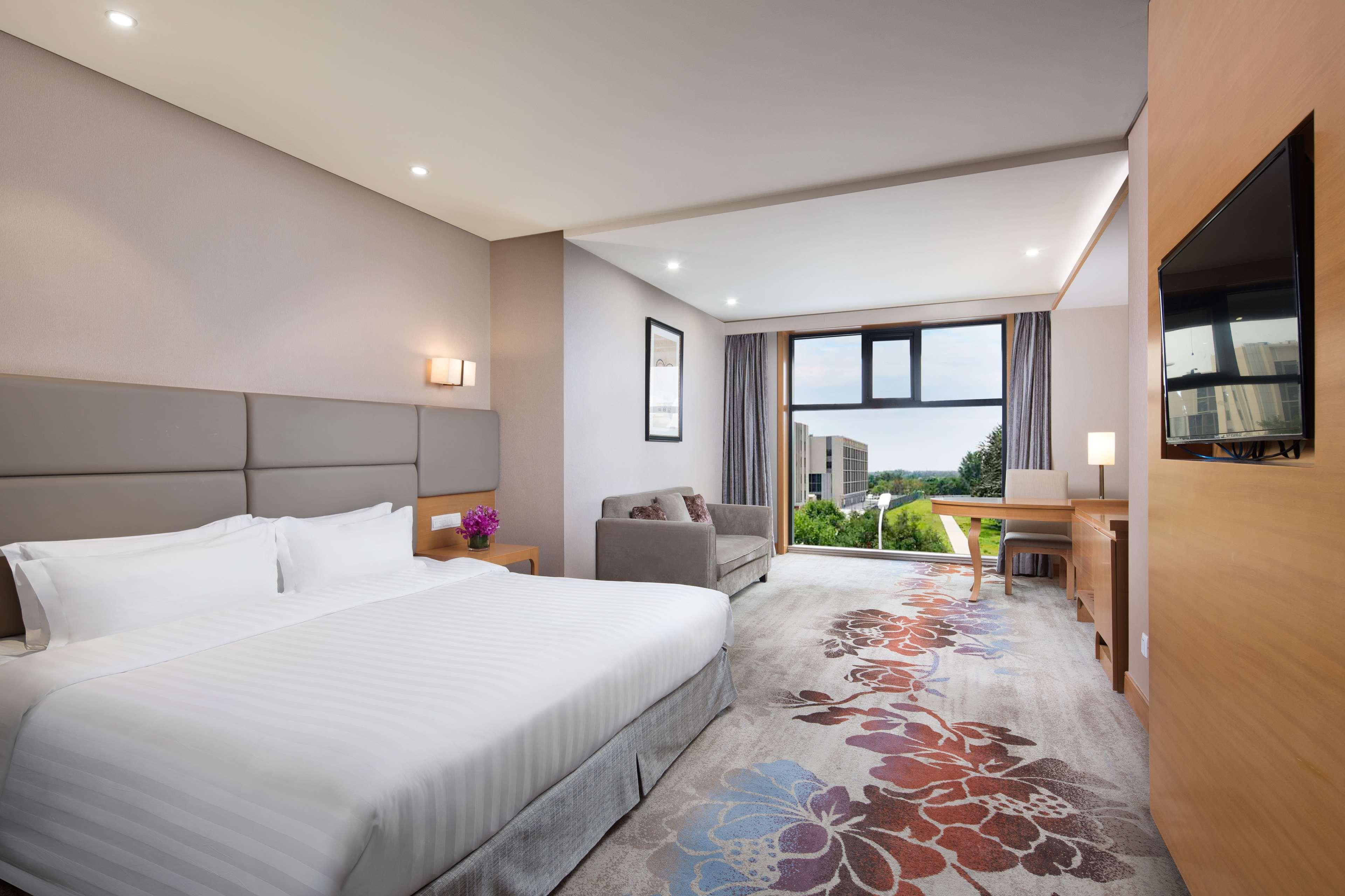 Ramada By Wyndham Beijing Airport Hotel Shunyi Exterior photo