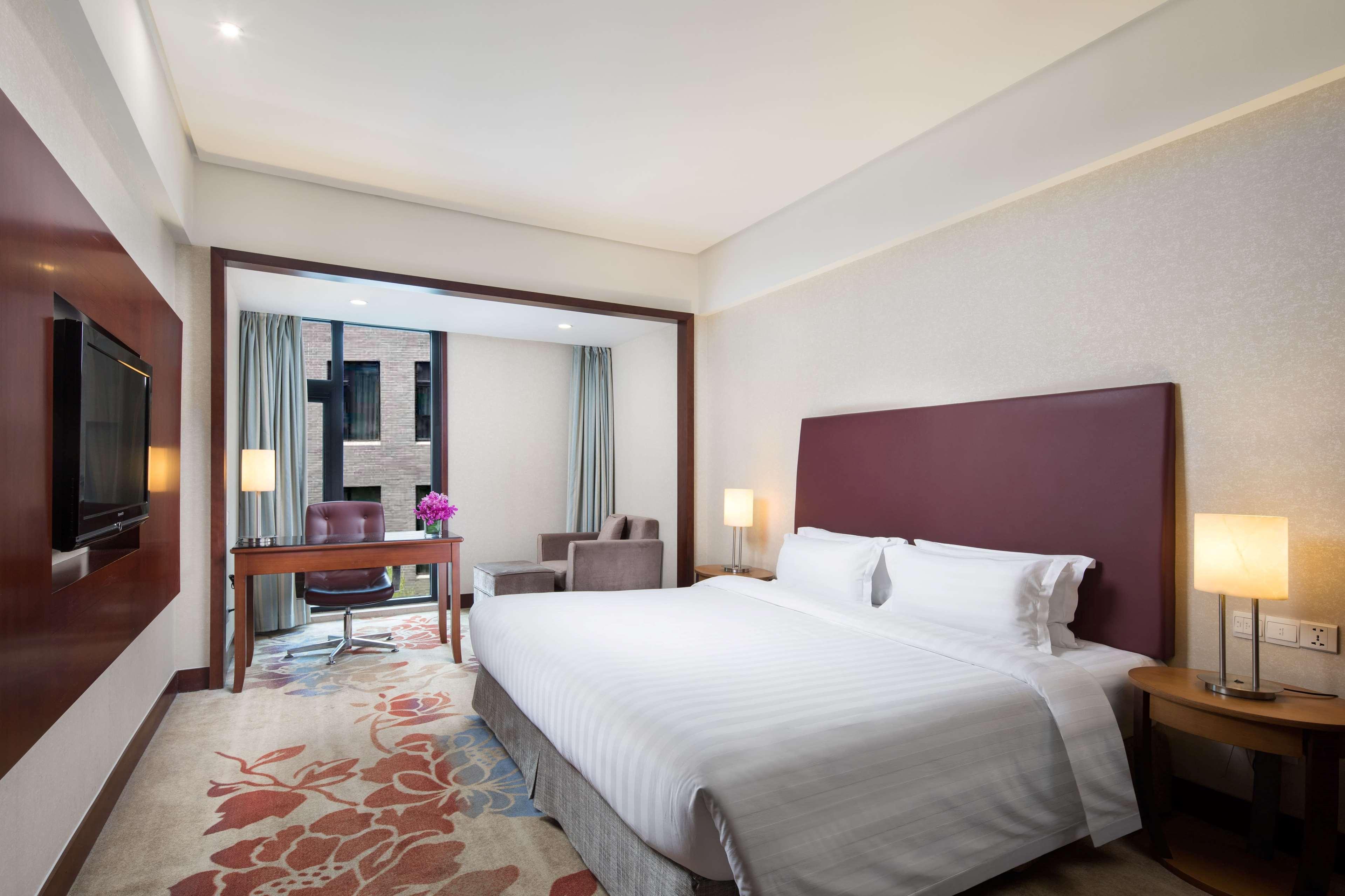 Ramada By Wyndham Beijing Airport Hotel Shunyi Exterior photo