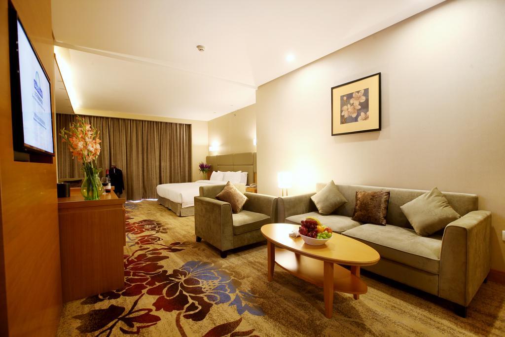 Ramada By Wyndham Beijing Airport Hotel Shunyi Exterior photo