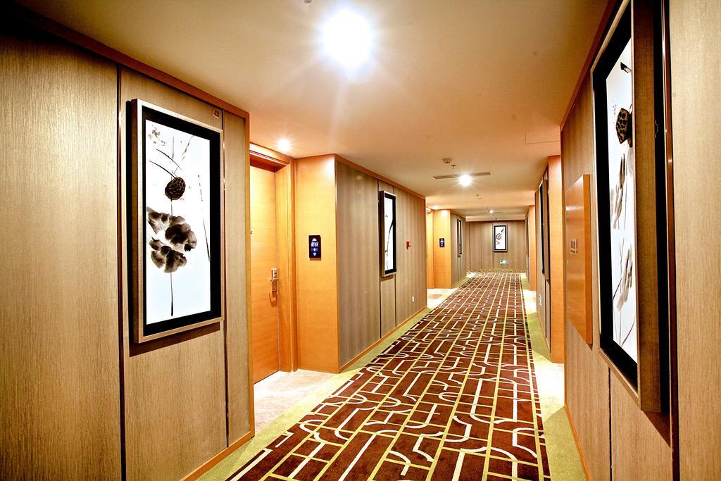 Ramada By Wyndham Beijing Airport Hotel Shunyi Exterior photo