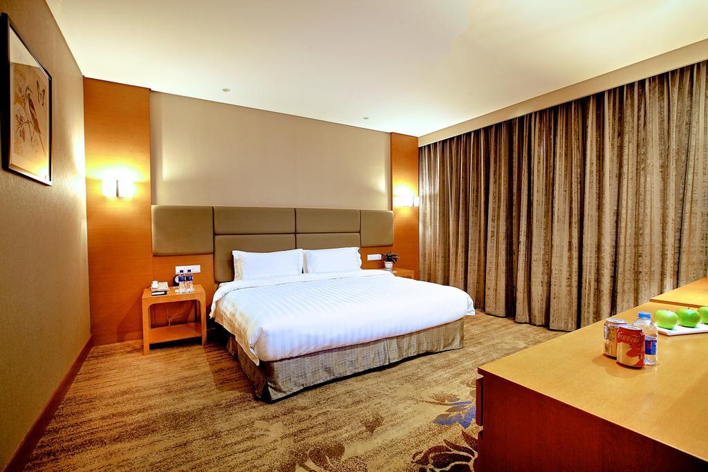 Ramada By Wyndham Beijing Airport Hotel Shunyi Exterior photo